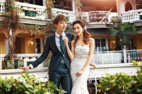 婚紗店應(yīng)根椐新娘的體形來設(shè)定婚紗的款式